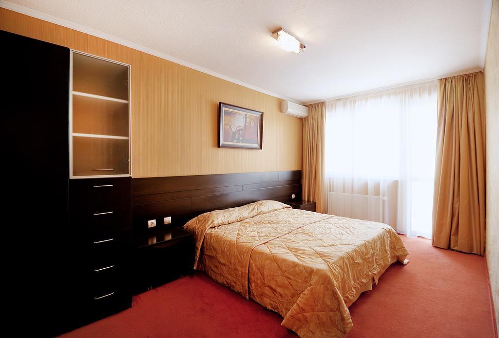 Apartments Carrera Sofia Bagian luar foto